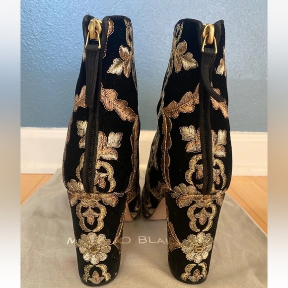 New! Manolo Blahnik Isola Black embroidered velvet bootie boots size 36.5 6.5 - Picture 5 of 15